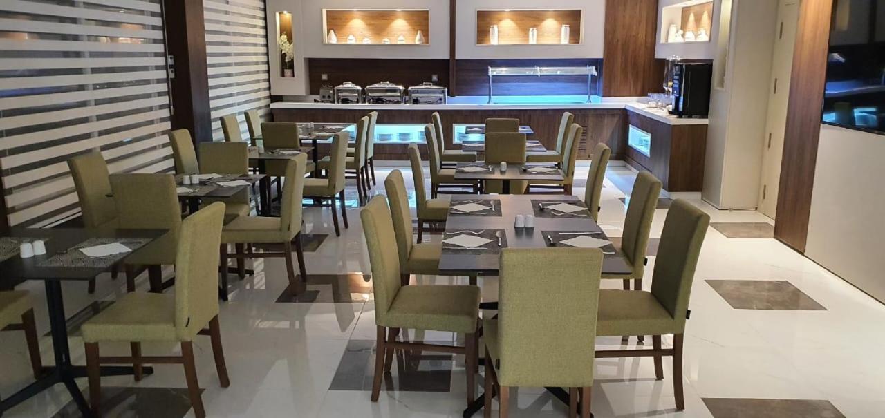 Ibiris Hotel Oran Buitenkant foto